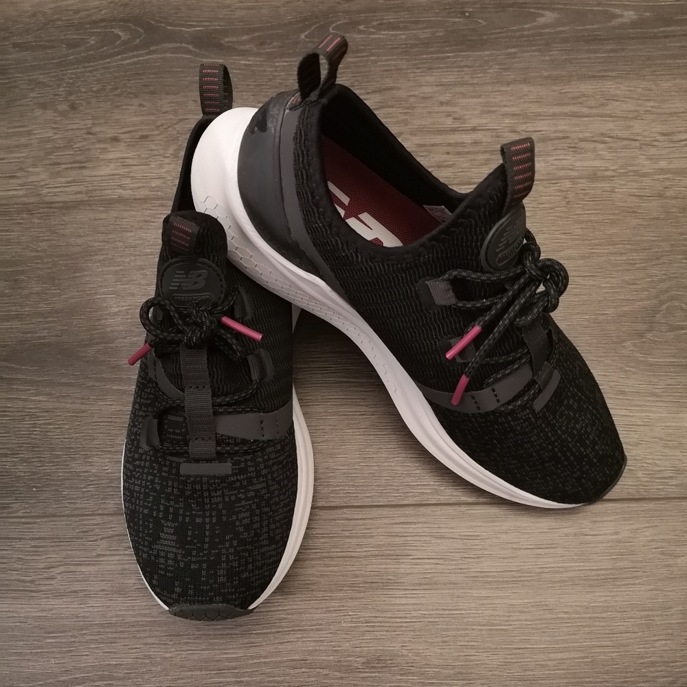 🇨🇦 SZ 7.5 New Balance FreshFoam running shoes